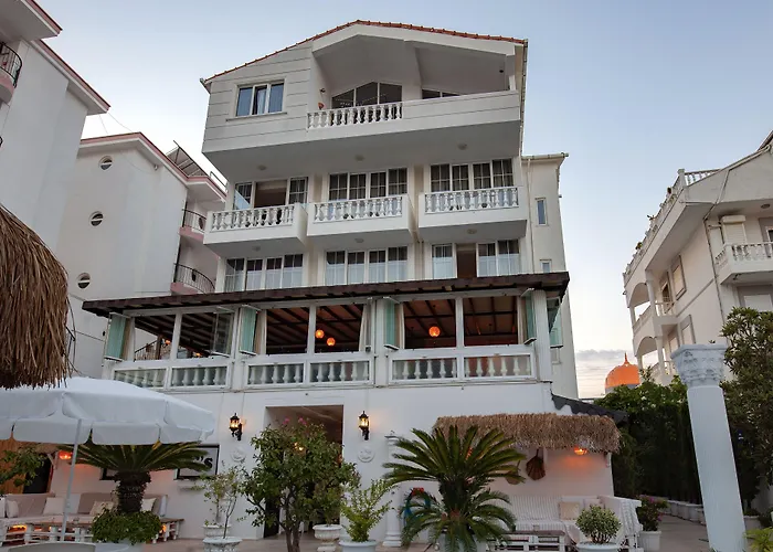 Conny'S Hotel (Adults Only)