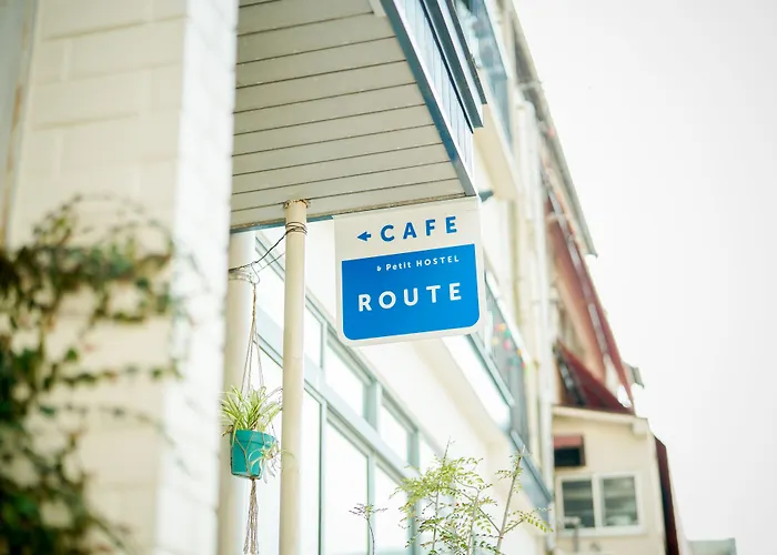 Route - Cafe And Petit Hostel