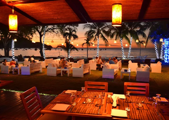 Cafe De Playa Beach Front Hotel