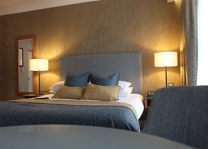 Downings Bay Hotel