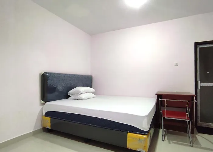Hotel O Wisma Syariah Dian Near Pare-Pare