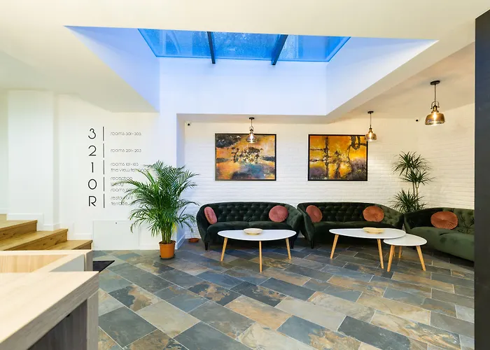 Upperhouse Suites & More