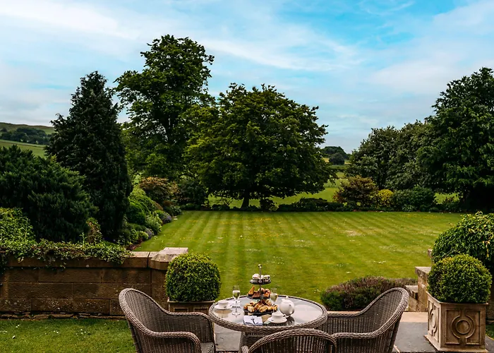 Falcon Manor Hotel