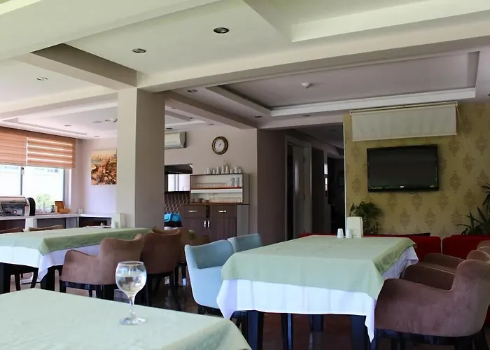 River Hotel