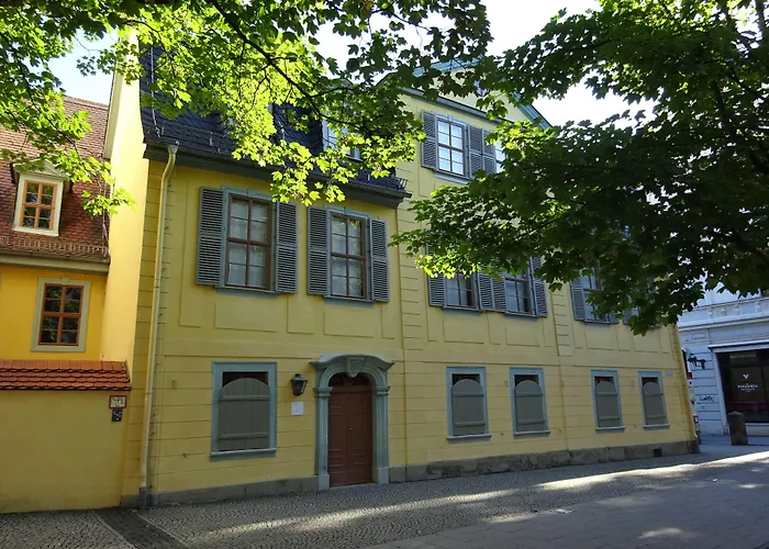 Hummel Hostel - Historische Stadtvilla Mit Garten