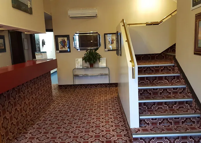 Foveaux Hotel