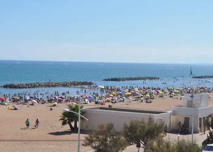 Hotel De La Mer