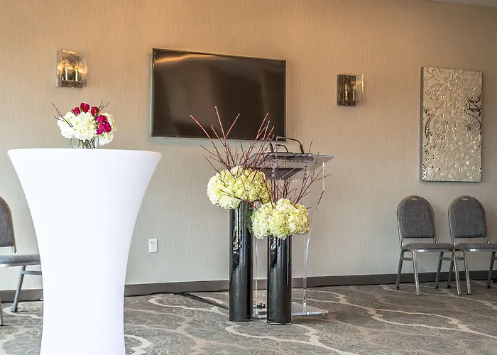 Best Western Plus St. John's Airport Hotel&Suites
