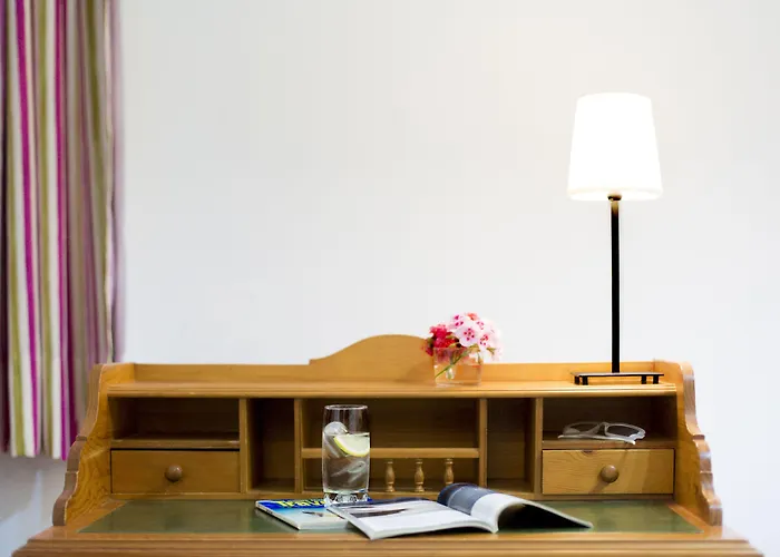 Hostal Alhambra - Adults Only