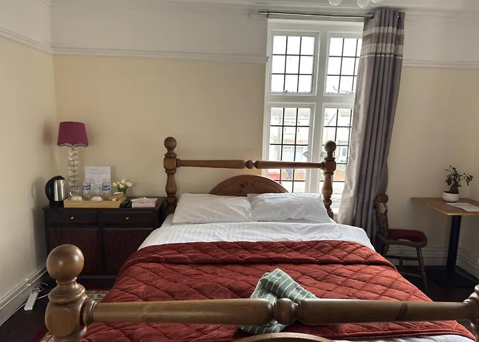 The Eastbrook Pub & Hotel