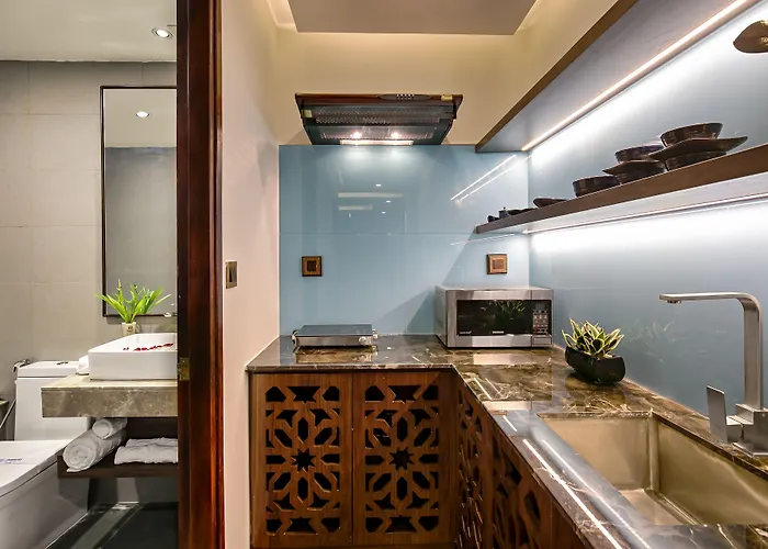 Halina Hotel And Apartment