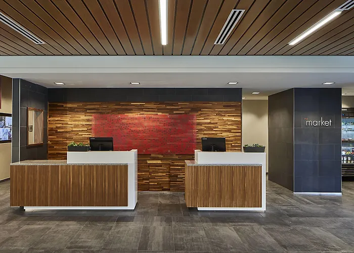 Courtyard By Marriott Minneapolis West