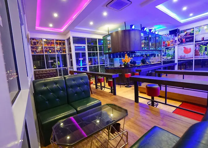 Green Rose Hotel