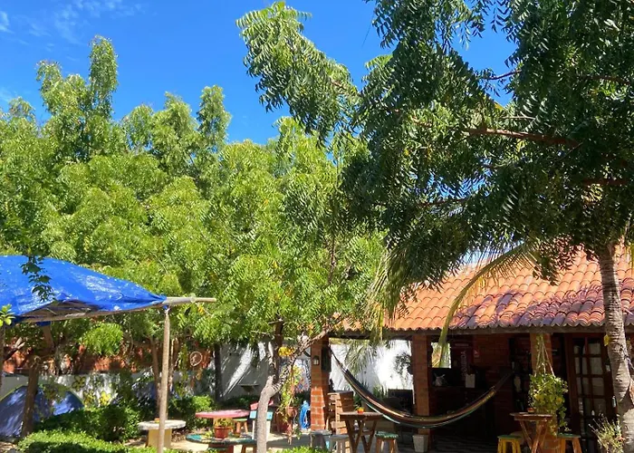 Canoa Roots Hostel & Camping