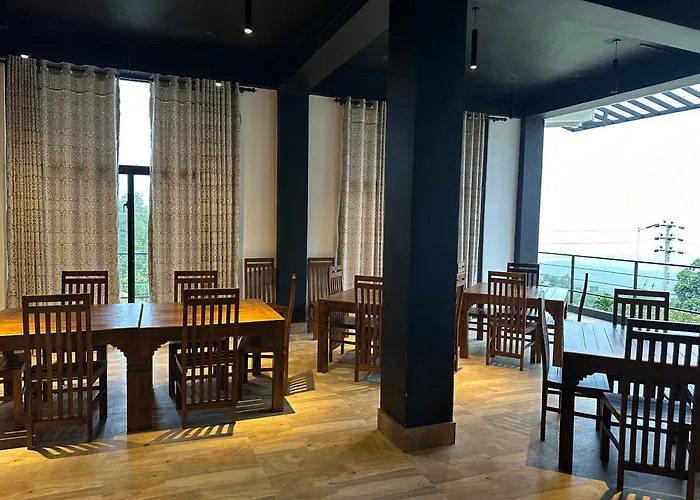 Green Garniya Hotel