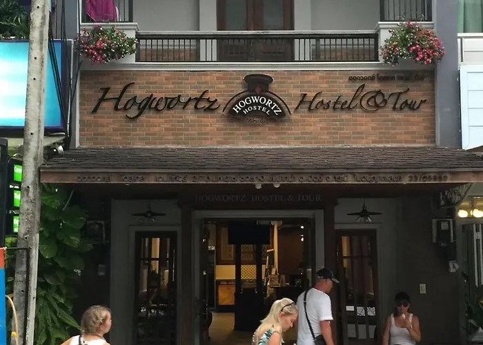 Hogwortz Hostel & Tour