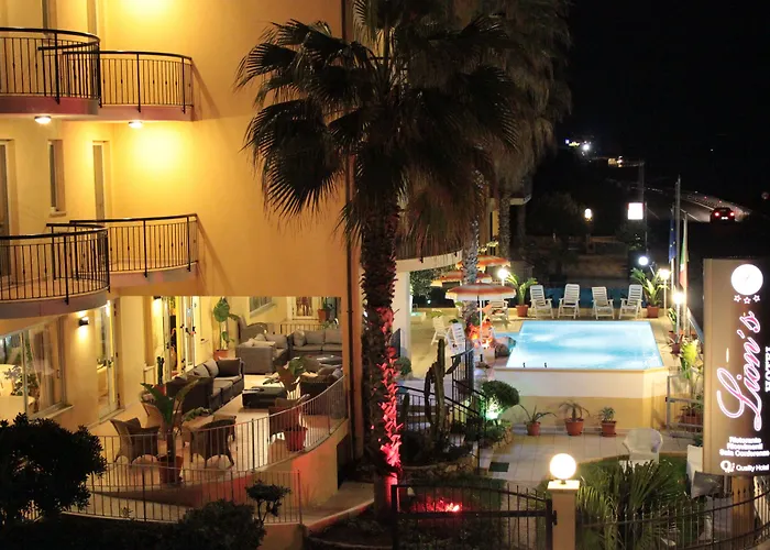Lion'S Hotel Falerna