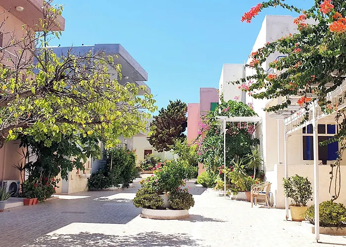 Evina Rooms & Suites