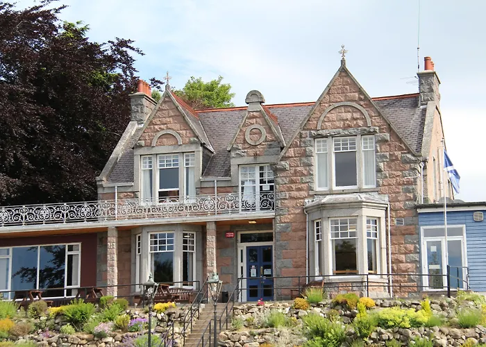 Ravenswood Social Club