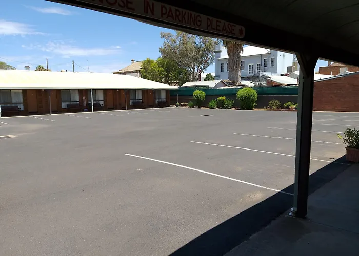 Country Mile Motor Inn