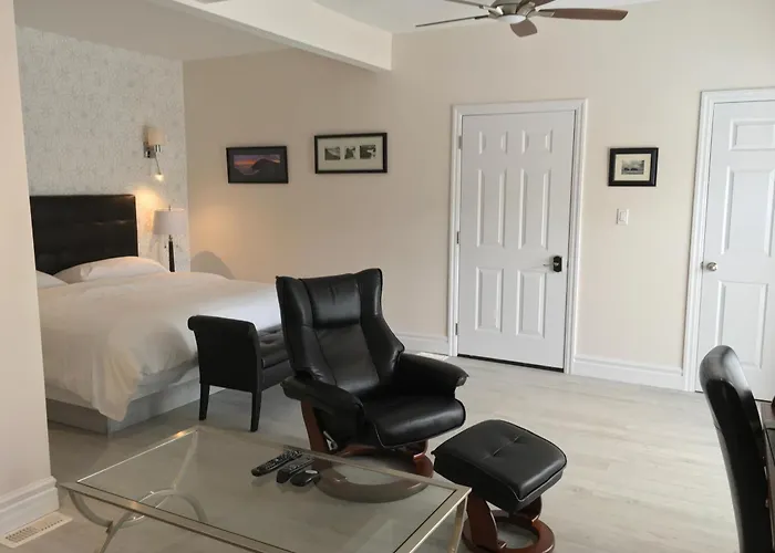 Grey Rose Suites