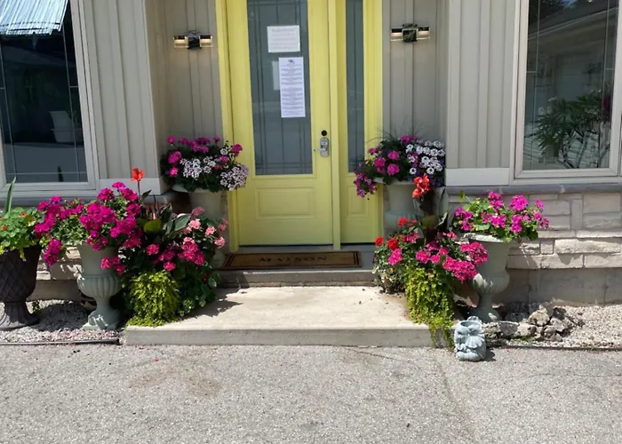 Grey Rose Suites