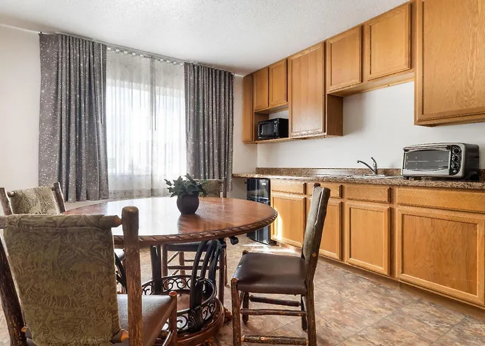 Howard Johnson By Wyndham Oacoma Hotel & Suites