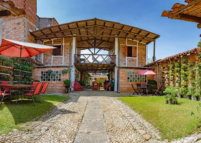 Hotel Kantarrana Urbana Jardin