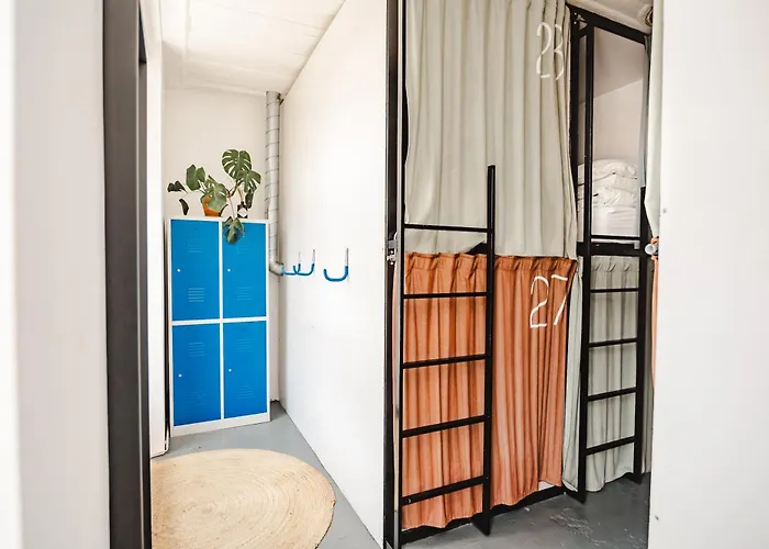 Lx Hostel