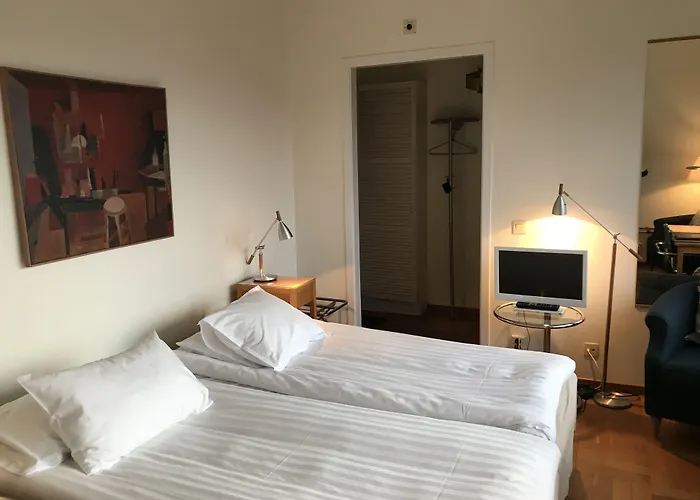 Ewa & Maude Hotel