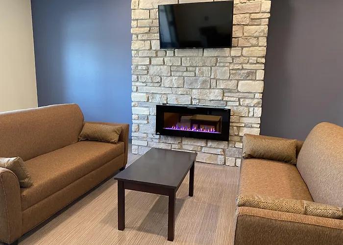 Cobblestone Inn & Suites - Forest City