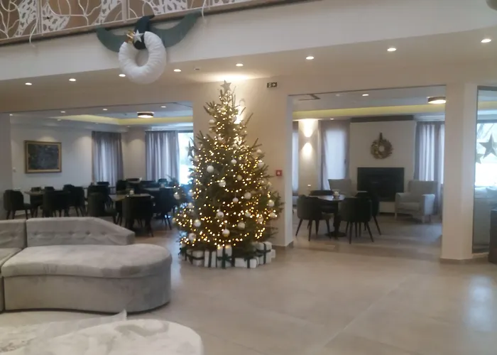 Emerald Suites