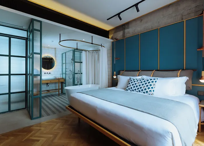 Kloe Hotel