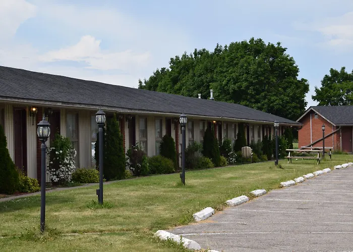 Festival Courtyard Inn