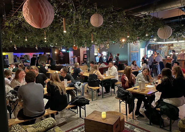 Urban Camper Hostel & Bar
