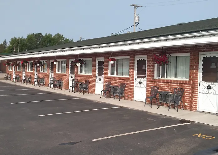 Algoma Motel