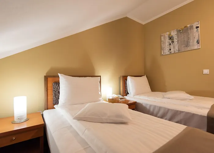 Areo Hotel & Restaurant