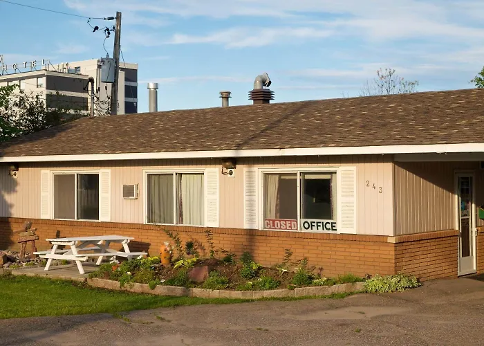 Northlander Motel