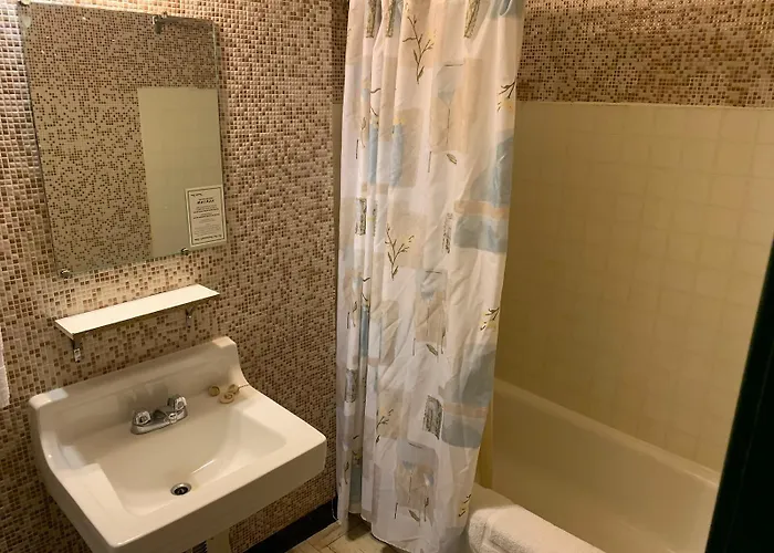 Vivian Motor Hotel
