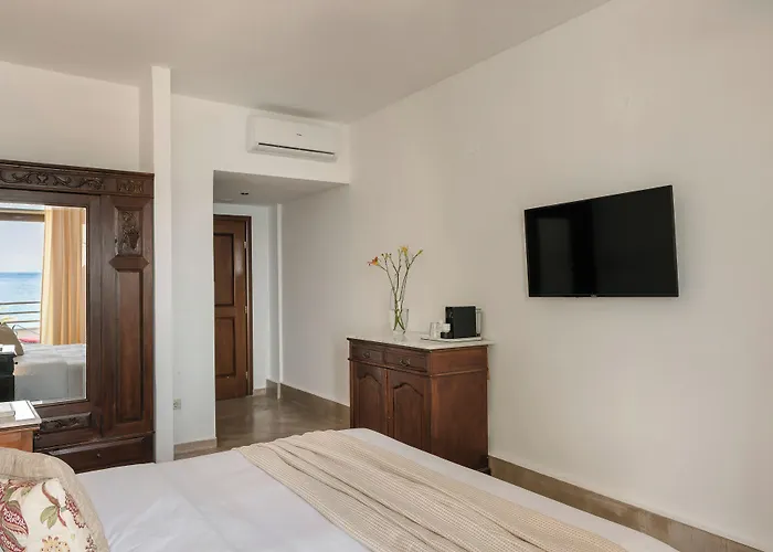 Niki Beach Hotel