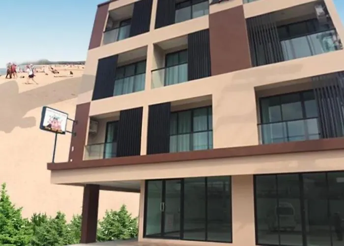 Louis' Runway View Hotel - Sha Extra Plus