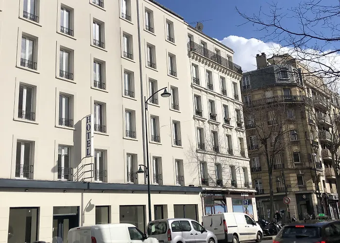 Hotel Le National Clichy Paris