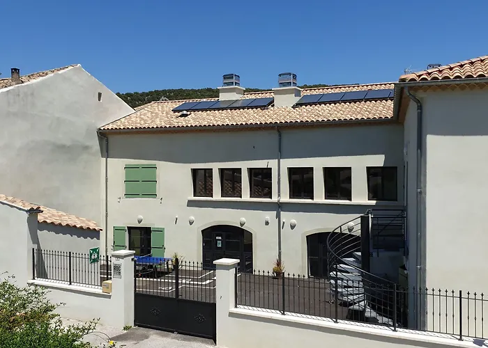 Hostel Les Terrasses Du Roc