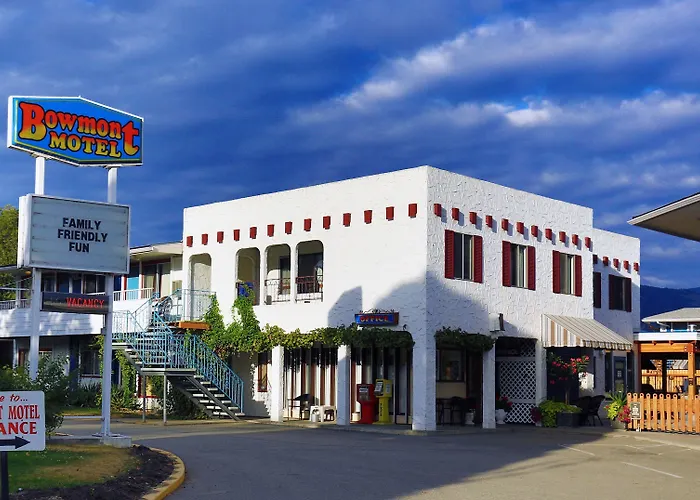 Bowmont Motel