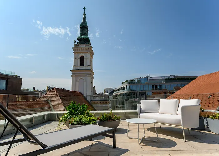 Emerald Hotel By Continental Group