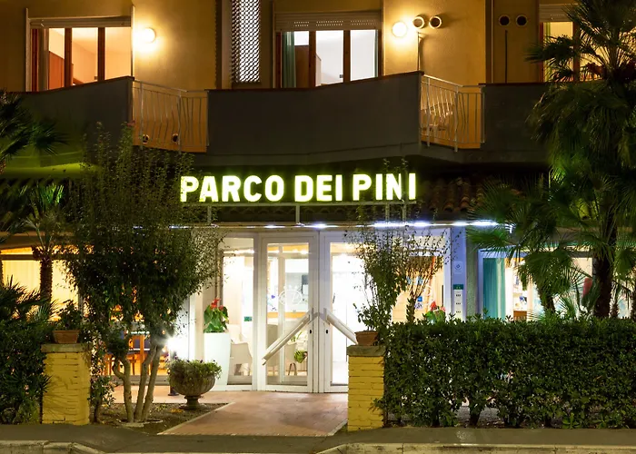 Hotel Parco Dei Pini - 100Mt Dal Mare