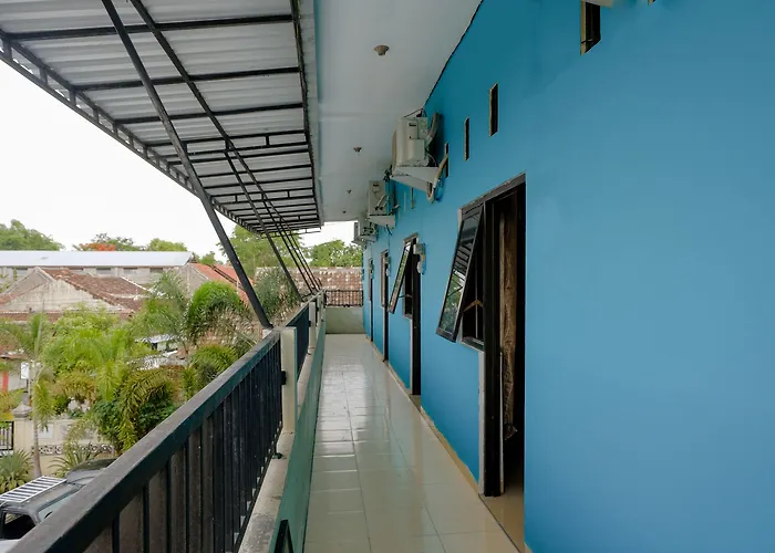 Oyo 1784 Hj. Aniek Residence