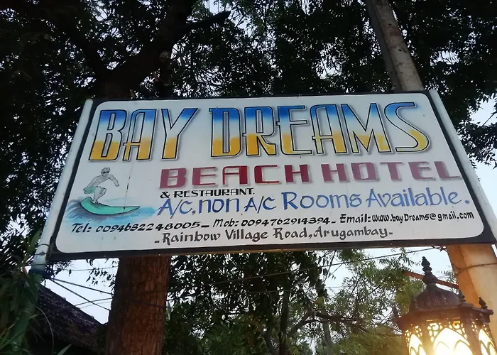 Bay Dreams Beach Hotel & Surf Camp