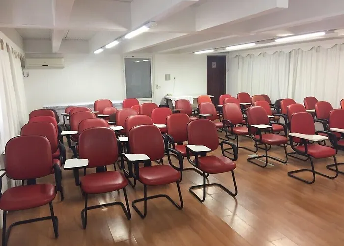 Colle Tourist Hotel Luxo
