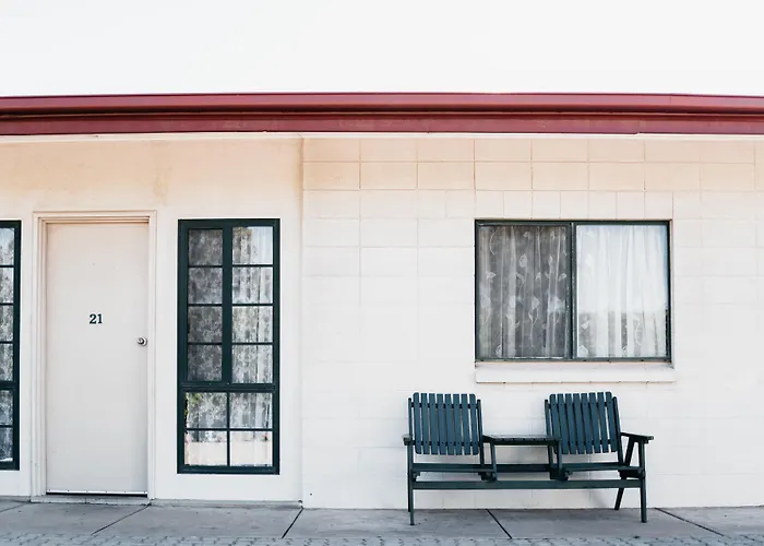 Motel Poinsettia